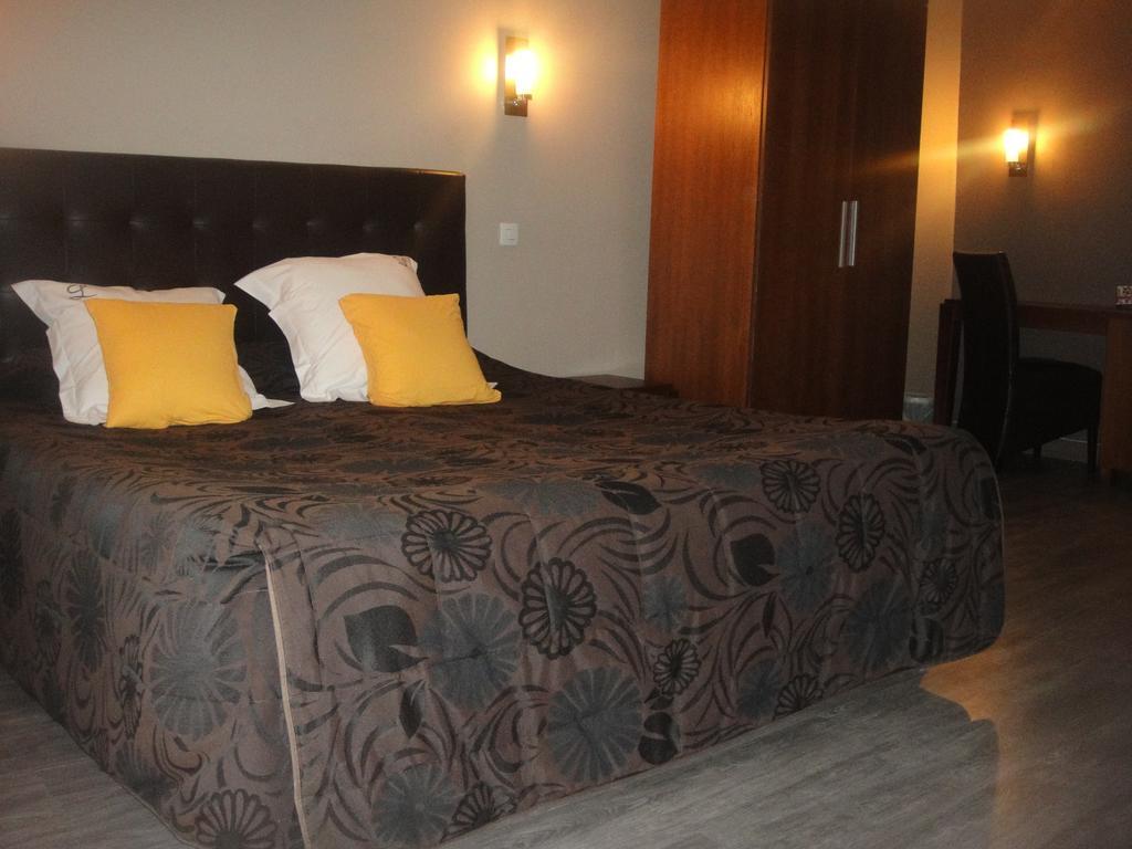 Hotel L' Ecu Montbard Phòng bức ảnh