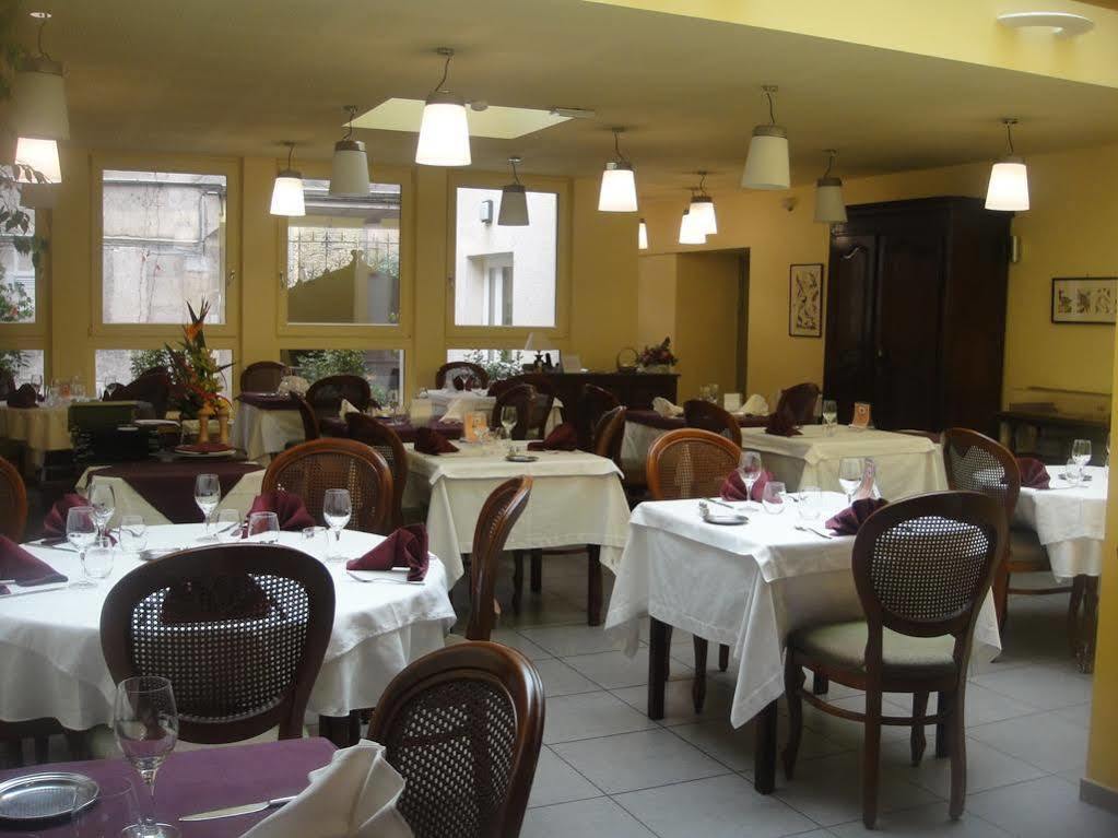 Hotel L' Ecu Montbard Ngoại thất bức ảnh